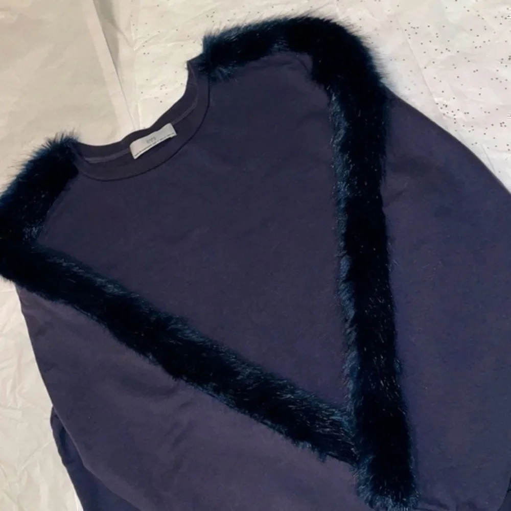 ZARA Plush Sweatshirt pullover faux fur sleeves navy blue S Gently Preloved - Picture 3 of 11